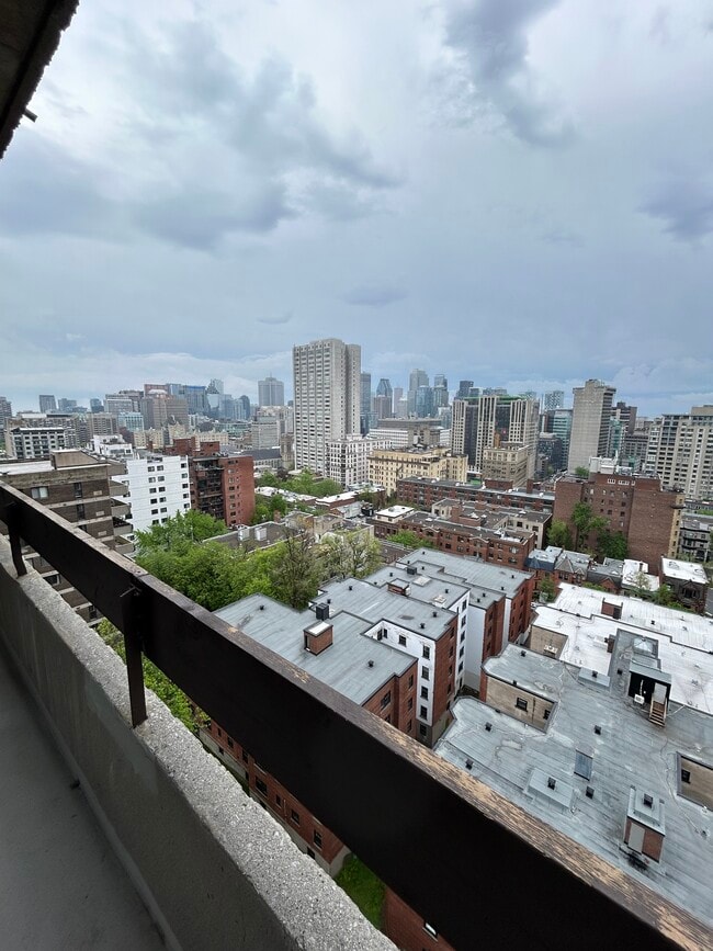 Photo - Le Gregor House