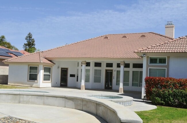 Photo - Spacious Riverlakes Golf Course Home with Pool, Spa & 3-Car Garage