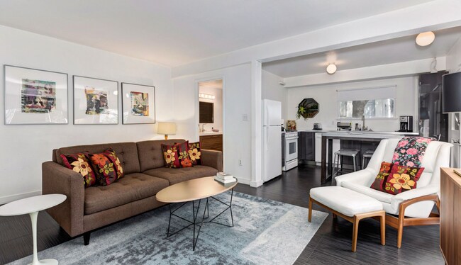 Photo - 806 Westmount Dr Unit 3