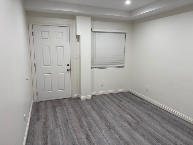 Photo - 6850 Quinton Ln Unit 0.5