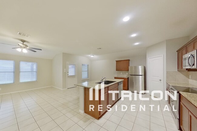 Photo - 1308 Basswood Ln