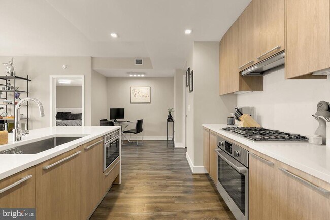 Photo - 1628 11th St NW Unidad 308