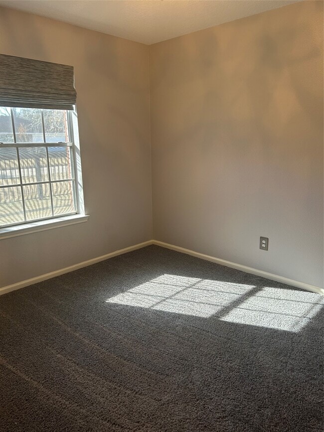 Building Photo - 2806 Dove Tree Dr