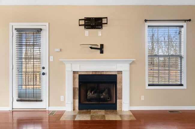 Photo - 1390 Whitt Ln