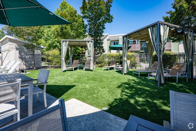 Pool Cabanas