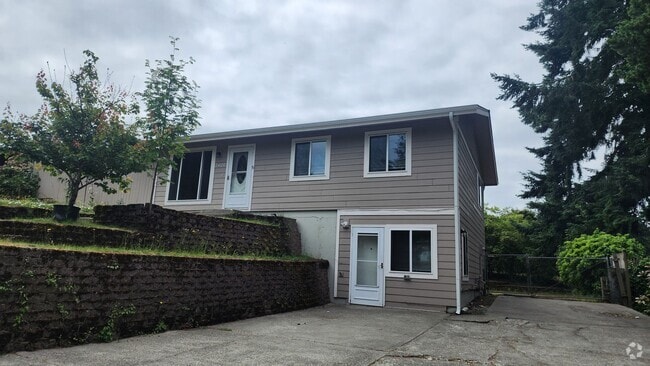 Building Photo - Steilacoom 4 Bedroom + Bonus Room! Rental