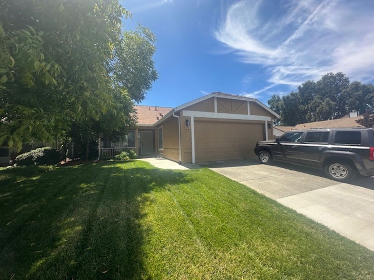 Charming 3-Bedroom, 2-Bath Home with Solar... - Charming 3-Bedroom, 2-Bath Home with Solar...