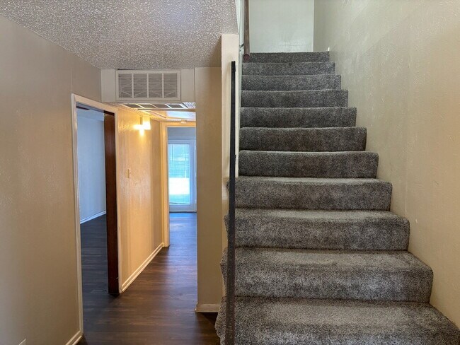Photo - 2 bed/1.5 bath unit close to Hallmark Park and Hulen Mall Unit 2