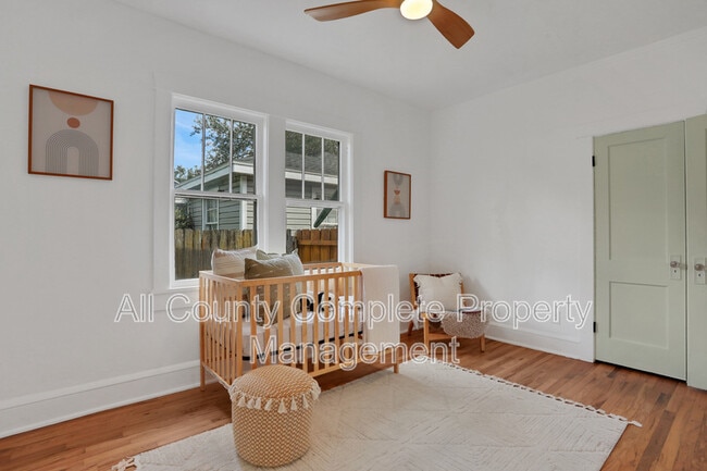 Photo - 4725 French St