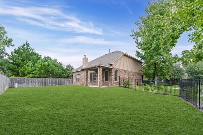 Building Photo - 115 Black Swan Pl