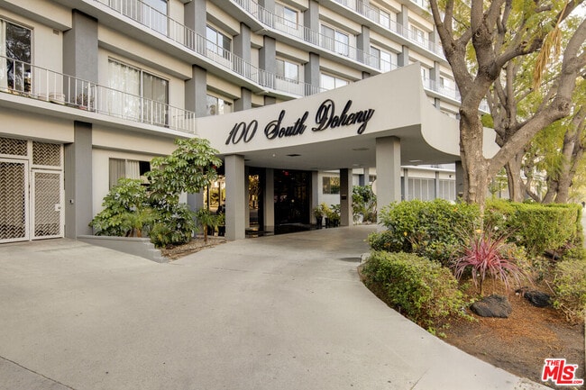 Photo - 100 S Doheny Dr Unidad 805