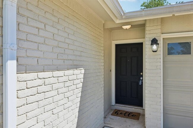 Photo - 914 Hillside Oaks Dr