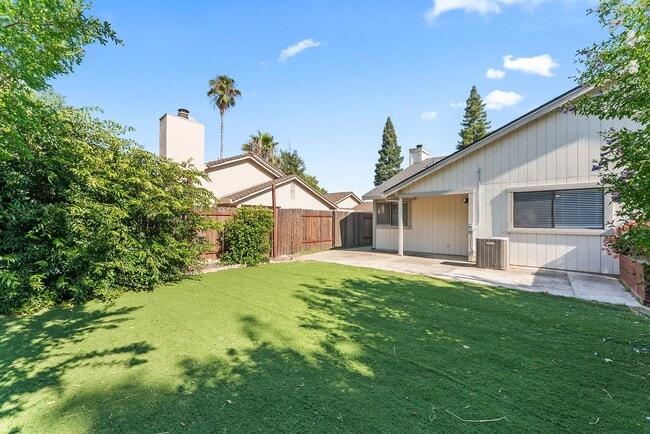 5413 Allan Ct-