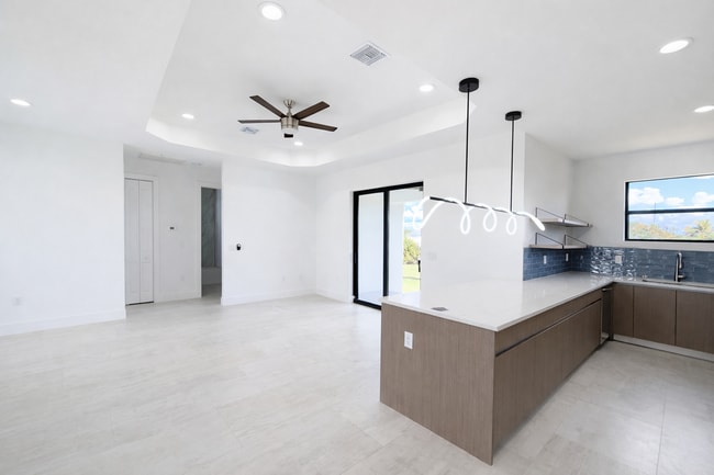 Photo - 211 NW 25th Ave