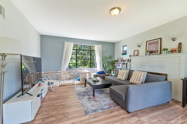 Photo - 1238 NE 112th St