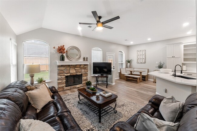 Photo - 29 Cypress Bayou Ct