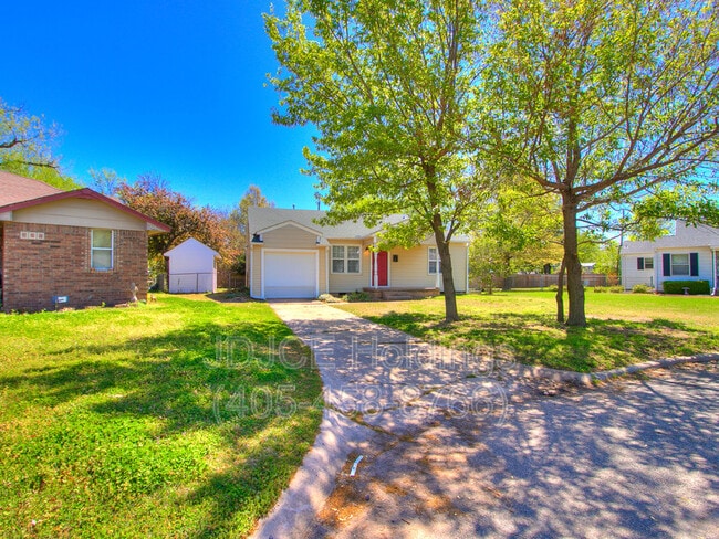 Photo - 122 W Marshall Dr