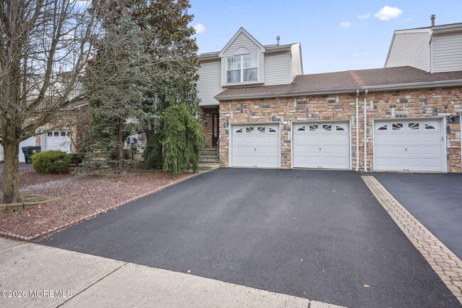 Photo - 10 Kinglet Ave