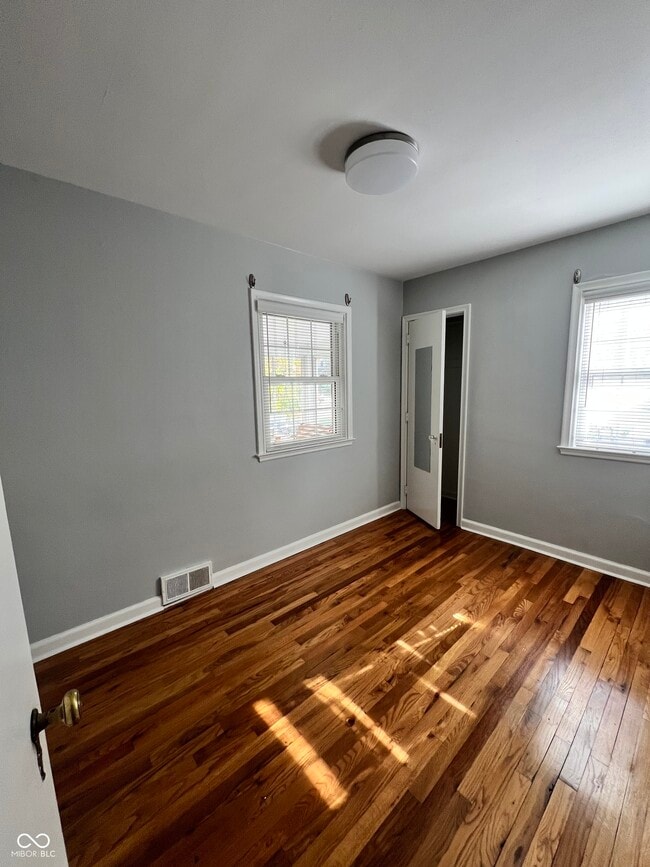 Photo - 4728 Boulevard Pl