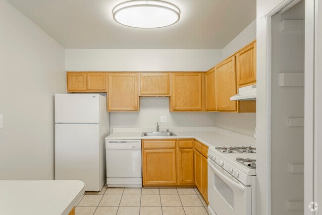 3 BR, 2 BA - 1,075 SF
