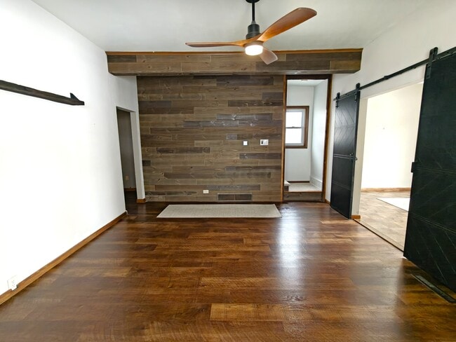 Photo - 1011 E Grand Ave