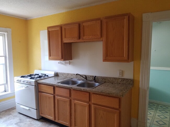 Photo - 161 Union Ave NE Unit Apt 2