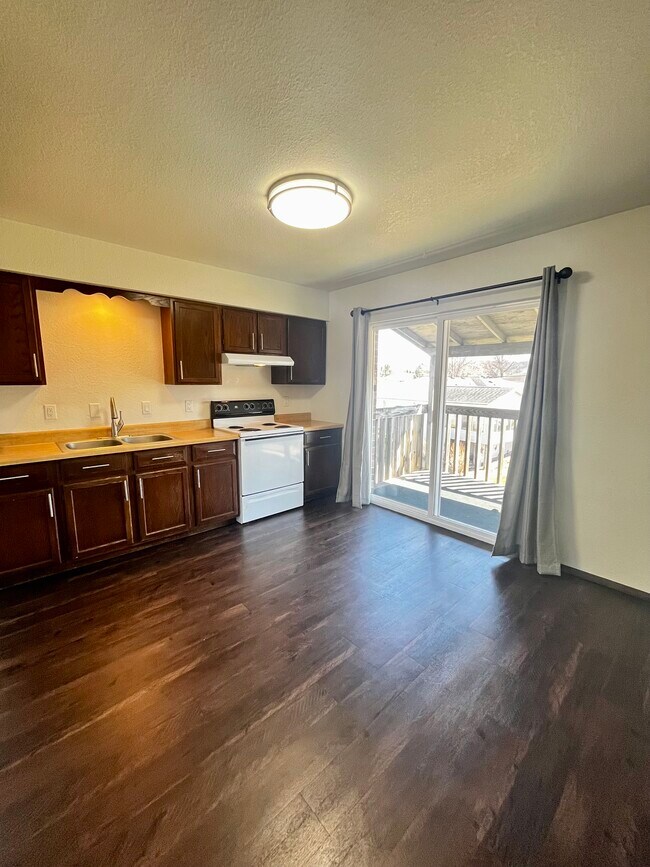 Photo - Park St Apartments Unit 5