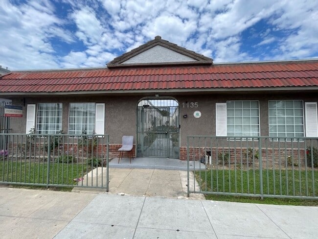 1135 Dawson Ave