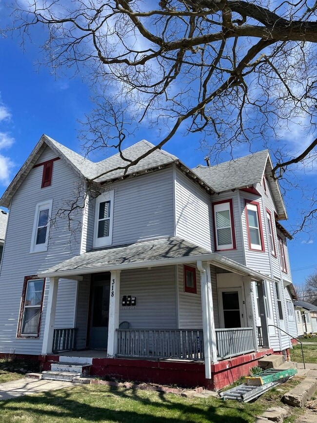 Photo - 318 S Green St Unit 4