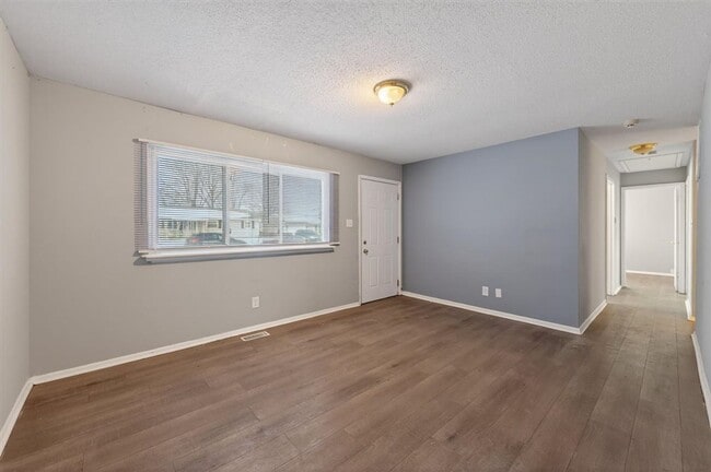 Photo - 2749 Dawson St