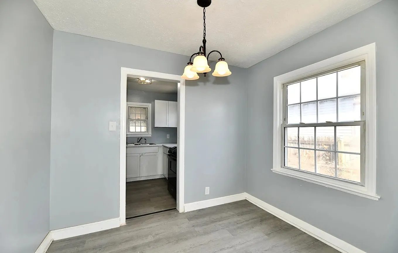 Photo - 3910 E 34th St