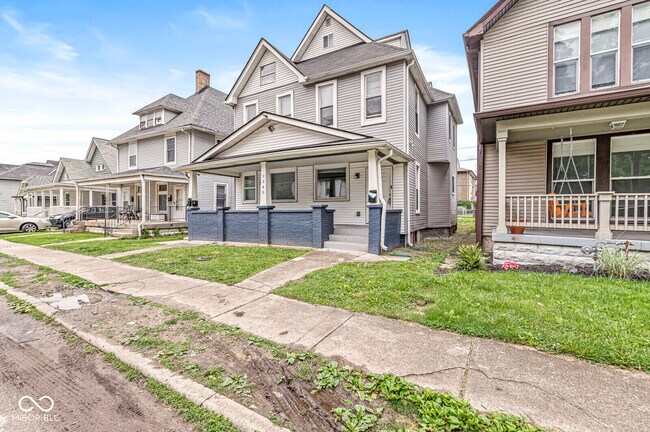 Photo - 2345 N Kenwood Ave Unit B