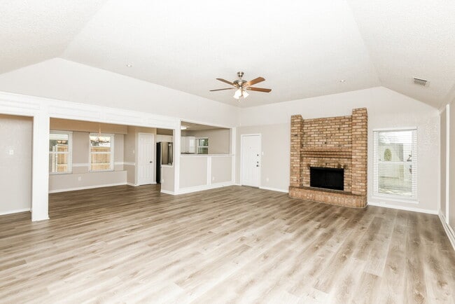 Photo - 1913 Green Willow Dr