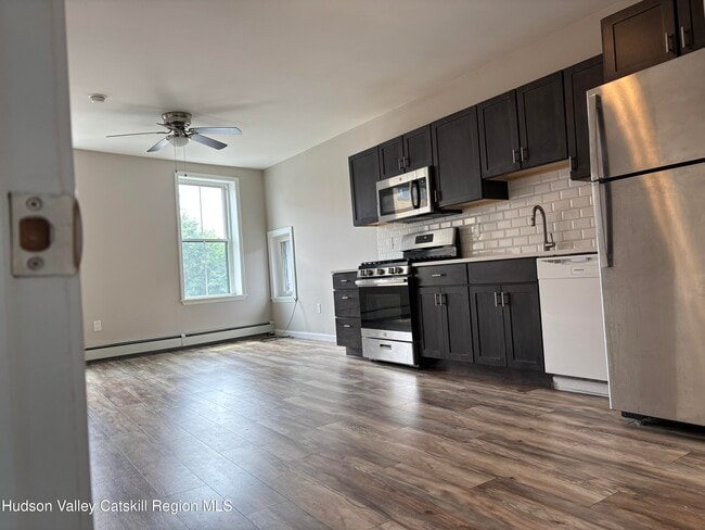 Photo - 666 Broadway