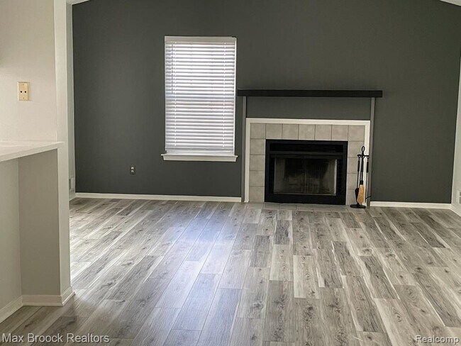 Photo - 6635 Bellows Ct