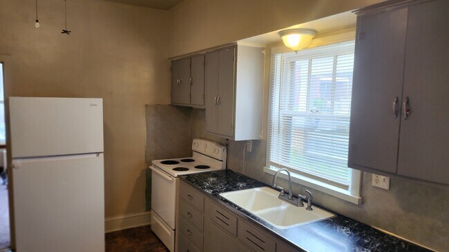 31 N Main St Unit 1