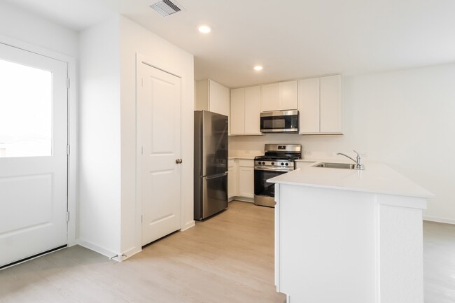 Photo - 303 Bush Mdw Ln