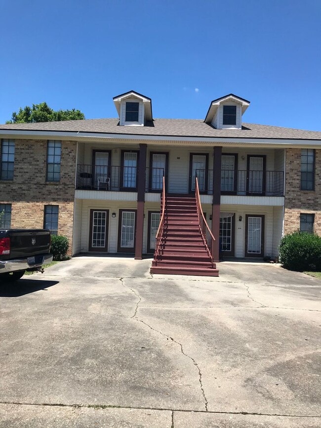 Building Photo - 208 Cantal Dr Unit A