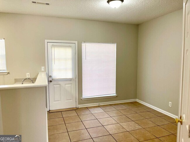 Photo - 6688 Sunset Hills Blvd