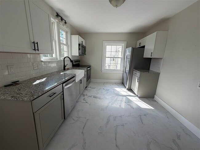 Photo - 509 University Dr