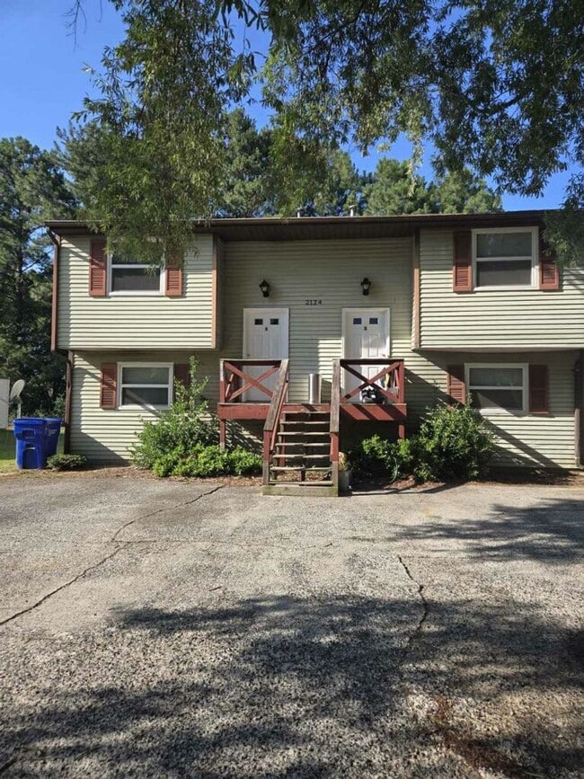 Building Photo - 2124 Bogarde St Unit A