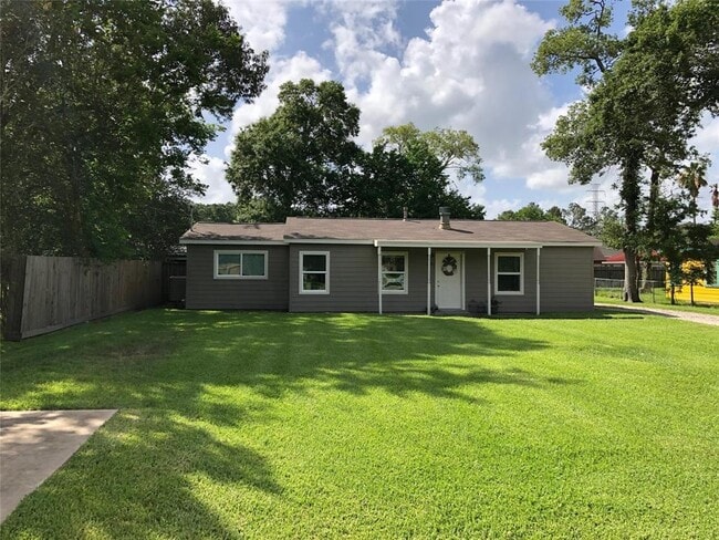 Photo - 2121 Holly Dr