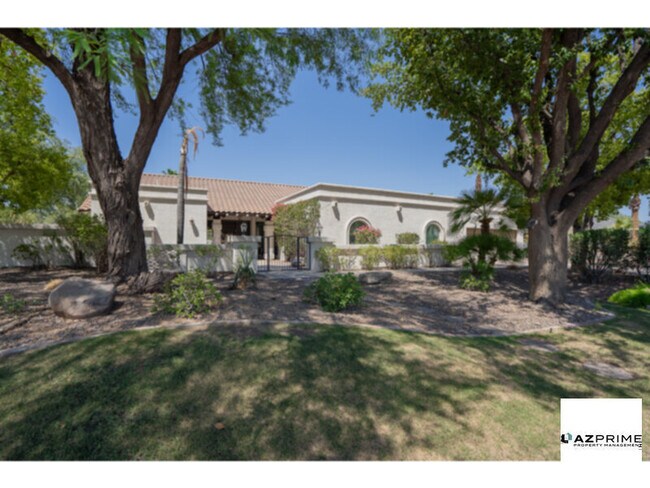 Building Photo - Elegant 4/2.5 Furnished Scottsdale Oasis w... Rental