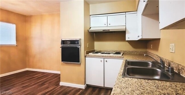 Photo - 350 E Desert Inn Rd Unit E201
