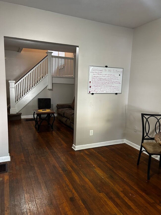 Photo - 1143-1145-1145 S Plymouth Ave Unit 1143 S Plymouth Ave- 10%