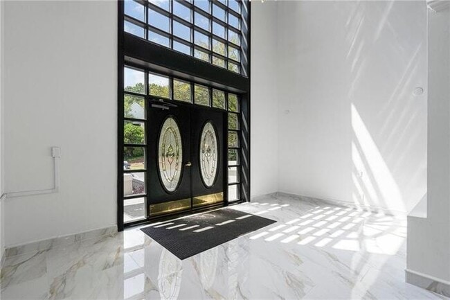 2 bedroom condo in Atlanta in gated community