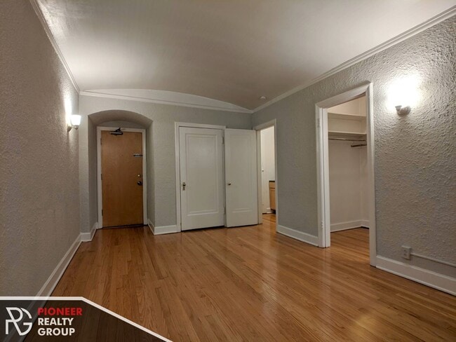Photo - 556 W Arlington Pl