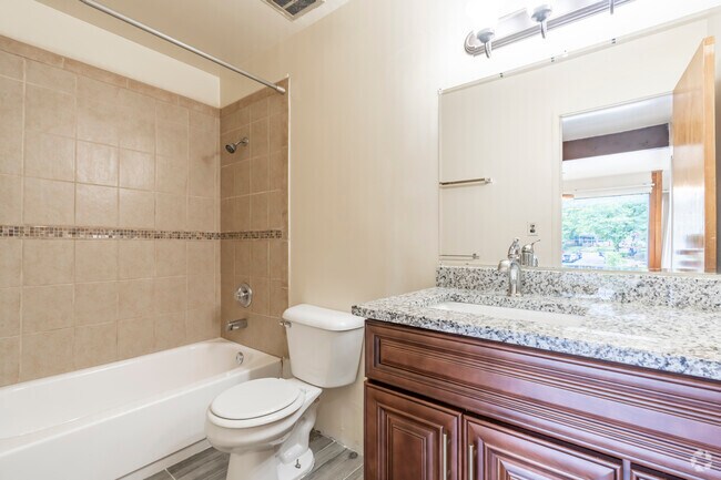 1 habitación, 1 baño - 750 pies cuadrados - Balcón grande - Baño