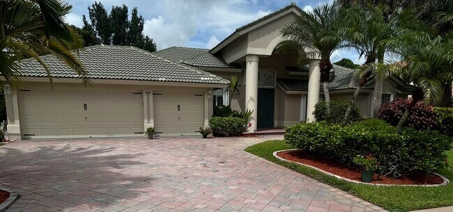 Photo - 486 Cypress Green Cir