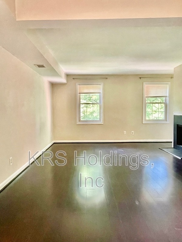 Photo - 1305 E Abingdon Dr Unit 4